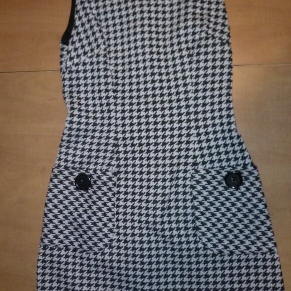 Elegant Black and White Houndstooth Mini Dress - Picture 13 of 13